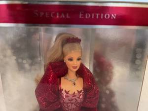 lot 119 image: 2002 Special Edition Holiday Celebration Barbie