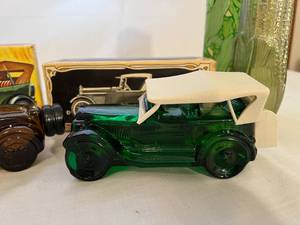 lot 134 image: Lot of 4 Avon Soaps & Aftershave