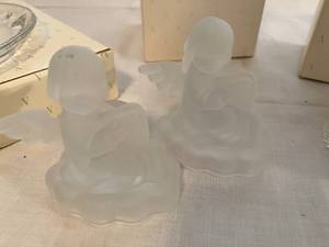 lot 153 image: Avon Crystal Hummels