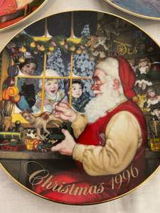 lot 152 image: Lot of 11 Avon Christmas Plates