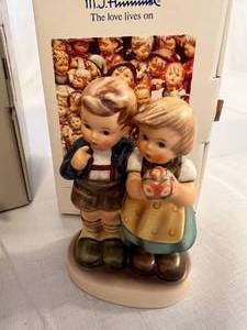 lot 154 image: Lot of 4 Hummels with Boxes