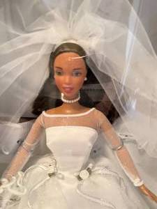 lot 165 image: Blushing Bride Barbie #2