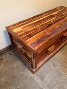 lot 175 image: Cedar Chest