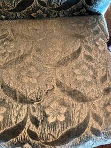lot 181 image: Vintage Accent Chair with Crushed Velvet Fabric