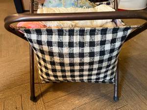 lot 179 image: Yarn Holder with Yarn & Needle