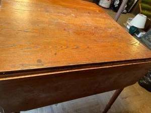 lot 183 image: Kitchen Table and 4 Chairs