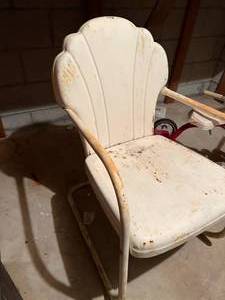 lot 191 image: Vintage Metal Lawn Chair