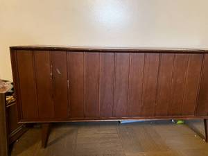 lot 187 image: Mid-Century Console