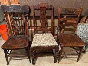 lot 197 image: Lot of 3 Vintage Chairs
