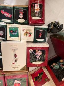 lot 245 image: Lot 1 of Hallmark Ornaments