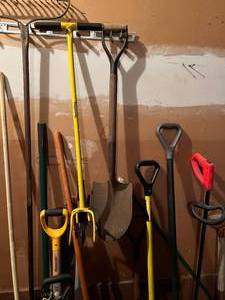 lot 289 image: Lot of Outside Tools Along Wall