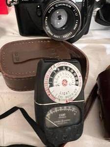 lot 294 image: Lot of Vintage Camaras