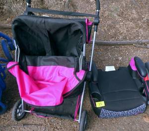 Kids stroller and riser seat