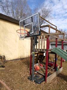 Very nice condition basketball hoop and backboard with weighted base