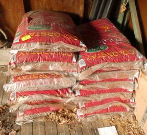 12 bags of Scotts Red Mulch, each covers 2 cubic feet