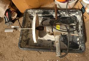 Black and Decker paint mixer and pan