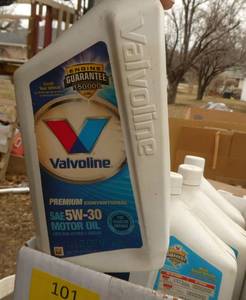 5 Quarts of 5W-30 oil