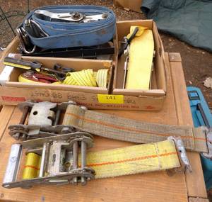 Lot of ratchet straps