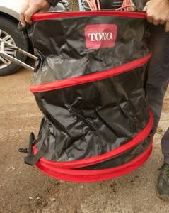 Toro expanding leaf bag