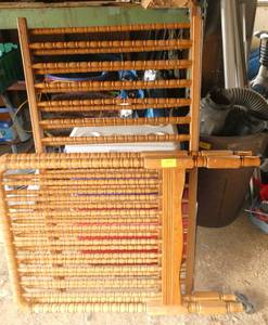 Vintage crib - looks in good condition