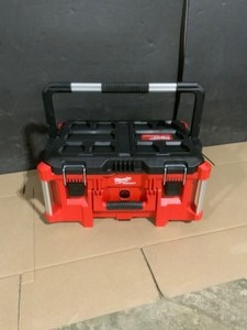 Milwaukee PACKOUT 22 in. Large Portable Tool Box Fits Modular Storage System. See Pictures
