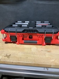 Milwaukee PACKOUT 22 in. Medium Red Tool Box with 75 lbs. Weight Capacity. See Pictures