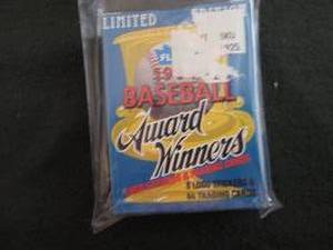 lot 17 image: 17. 1990 Fleer Award Winners Set...