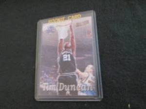lot 32 image: 32. Tim Duncan Stadium Club Rookie ...