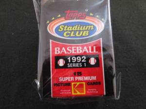 lot 135 image: 135. 1992 Topps Stadium Club Packs...