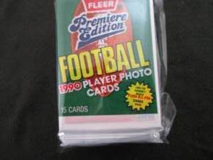 lot 190 image: 190. 8 1990 Fleer Football Packs...