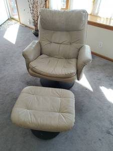 Paulser Reclining Chair and Ottoman