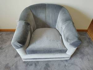 Vintage Tufted Swivel Lounger Chair