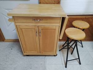 Kitchen Island with Two Stools
