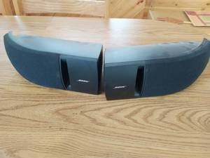 Pair Of Bose Speakers