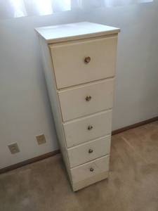 lot 103 image: 5 Drawer Lingerie Chest