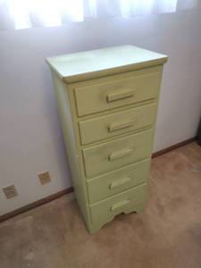 lot 104 image: Vintage Painted Green 5 Drawer Lingerie Chest