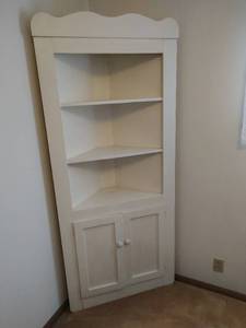 lot 105 image: Vintage Painted White Corner Storage Hutch Cabinet