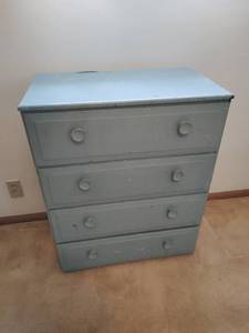 lot 112 image: Vintage Painted Turquoise 4 Drawer Chest