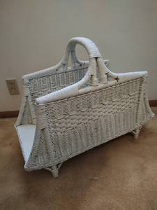 lot 113 image: White Wicker Log  Plant Holder