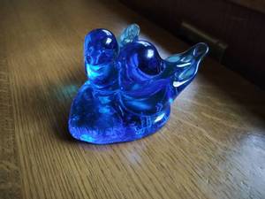 lot 95 image: Blue Glass Bird Figurine by Bluebird of Happiness