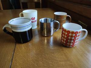 lot 98 image: Five Vintage Mugs