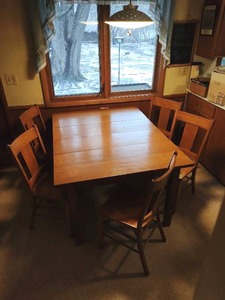 lot 92 image: Vintage Dining Set