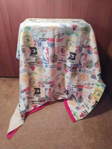 lot 5 image: Vintage NBA Blanket