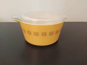 lot 11 image: Orange Town & Country Pyrex Lidded Casserole Dish