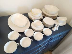 lot 41 image: Lenox China Set