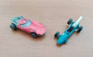 lot 46 image: Two Redline Hot Wheels