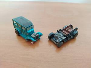 lot 48 image: Two Redline Hot Wheels