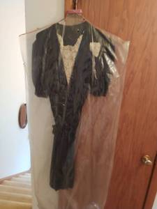 lot 7 image: Early 1900s Blue Dress