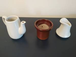 lot 54 image: Vintage Red Wing Pottery & Hall Items