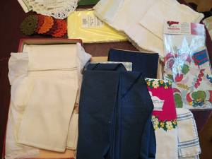 lot 67 image: Collection of Linens
